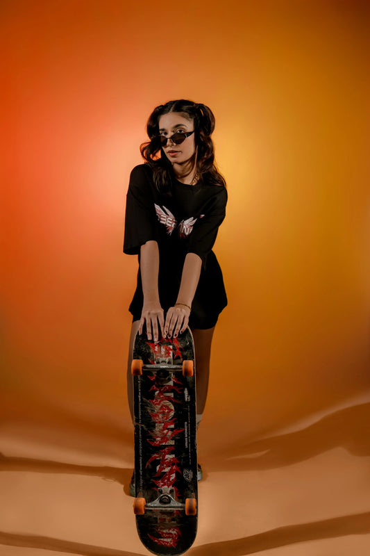 GRACE - BLACK T-SHIRT