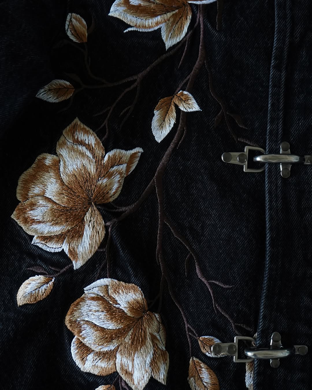 Noir Bloom Clasp Jacket