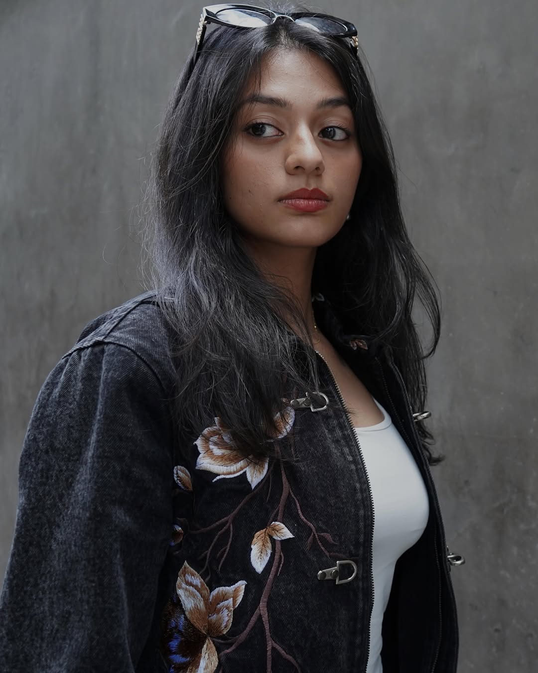 Noir Bloom Clasp Jacket